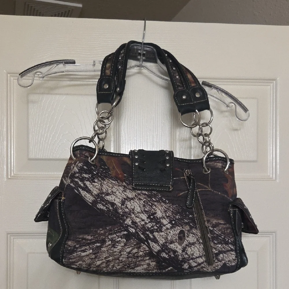 Montana West Conceal Carry Camouflage Purse - Picture 2 of 4